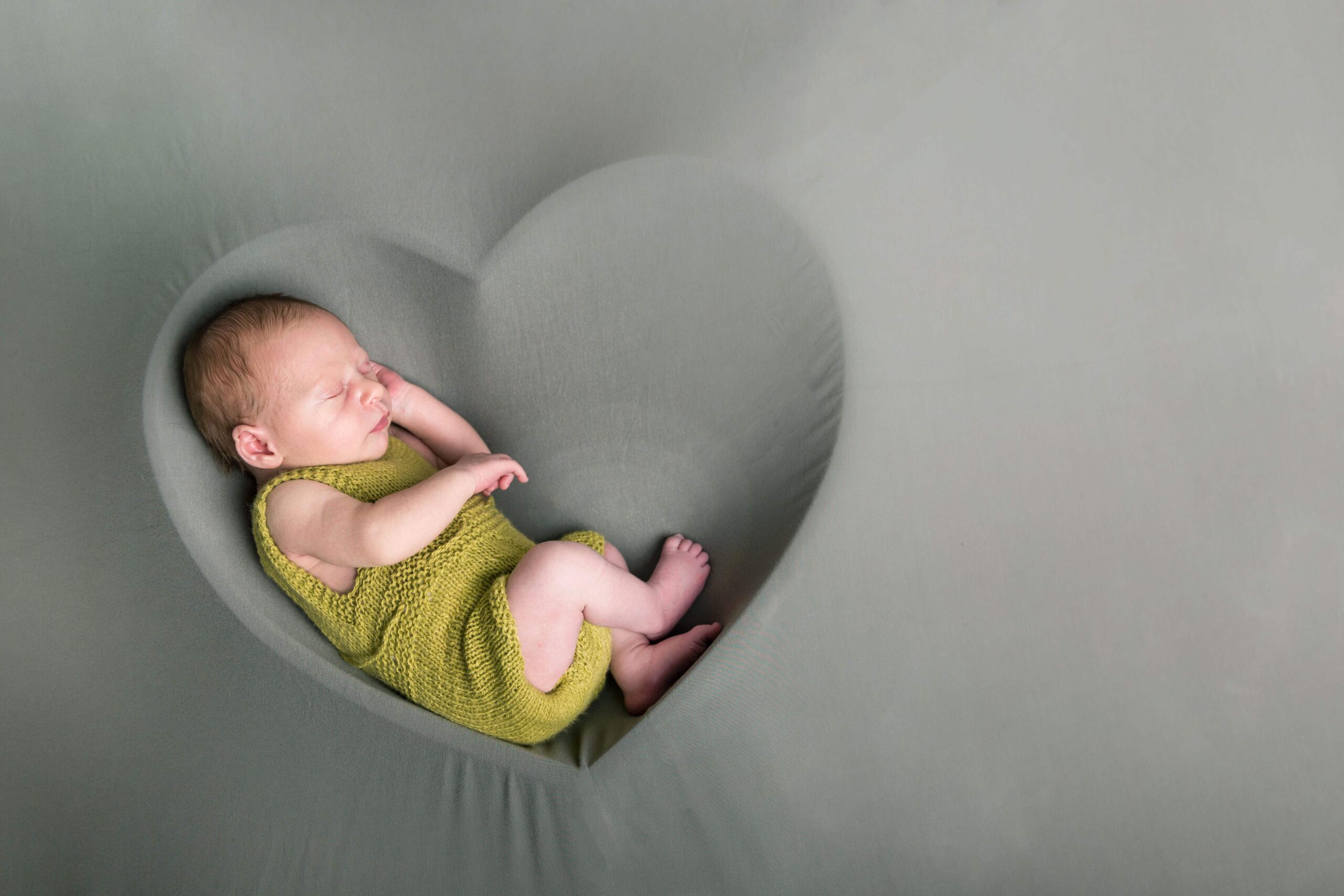 newborn4-scaled.jpg