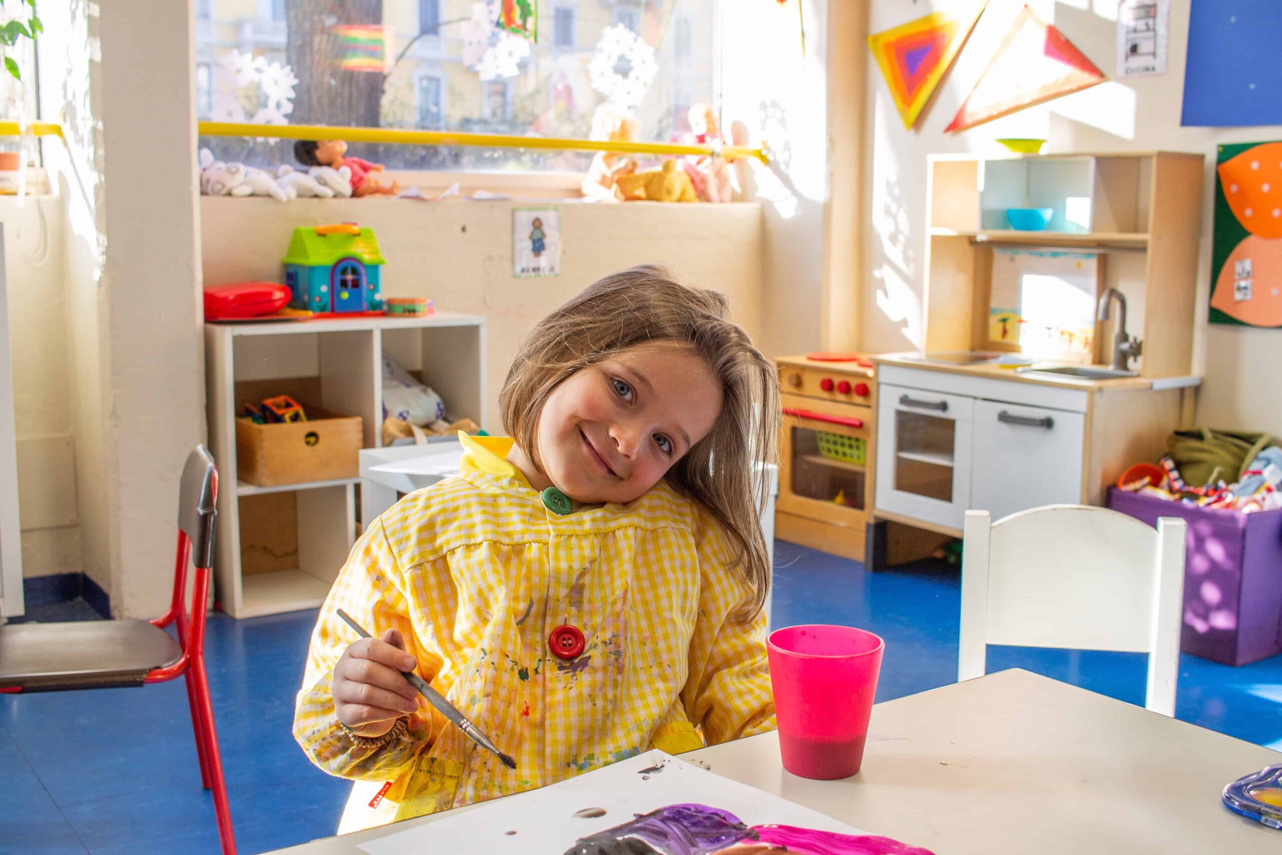 Infanzia-NuovaEducazione-Bambina-scaled.jpg