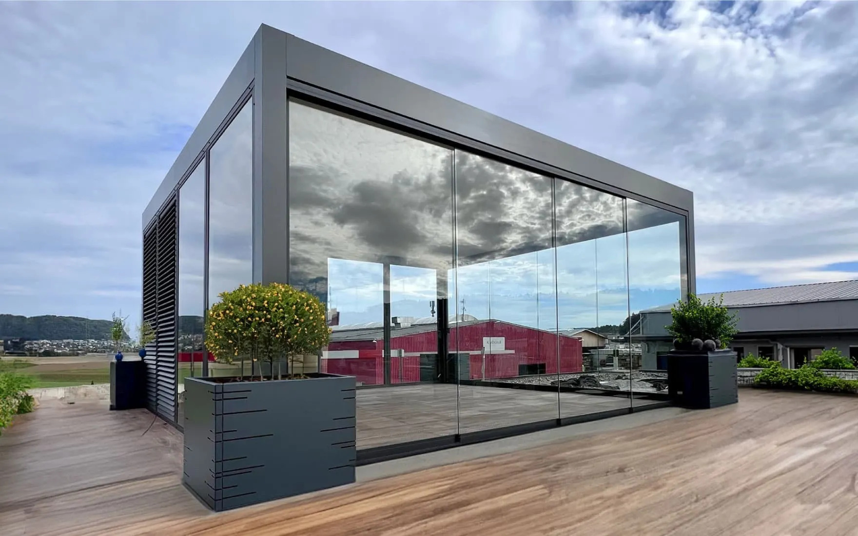 Eclettica-pergola-impermeabile-fotovoltaica.-Morello-Svizzera