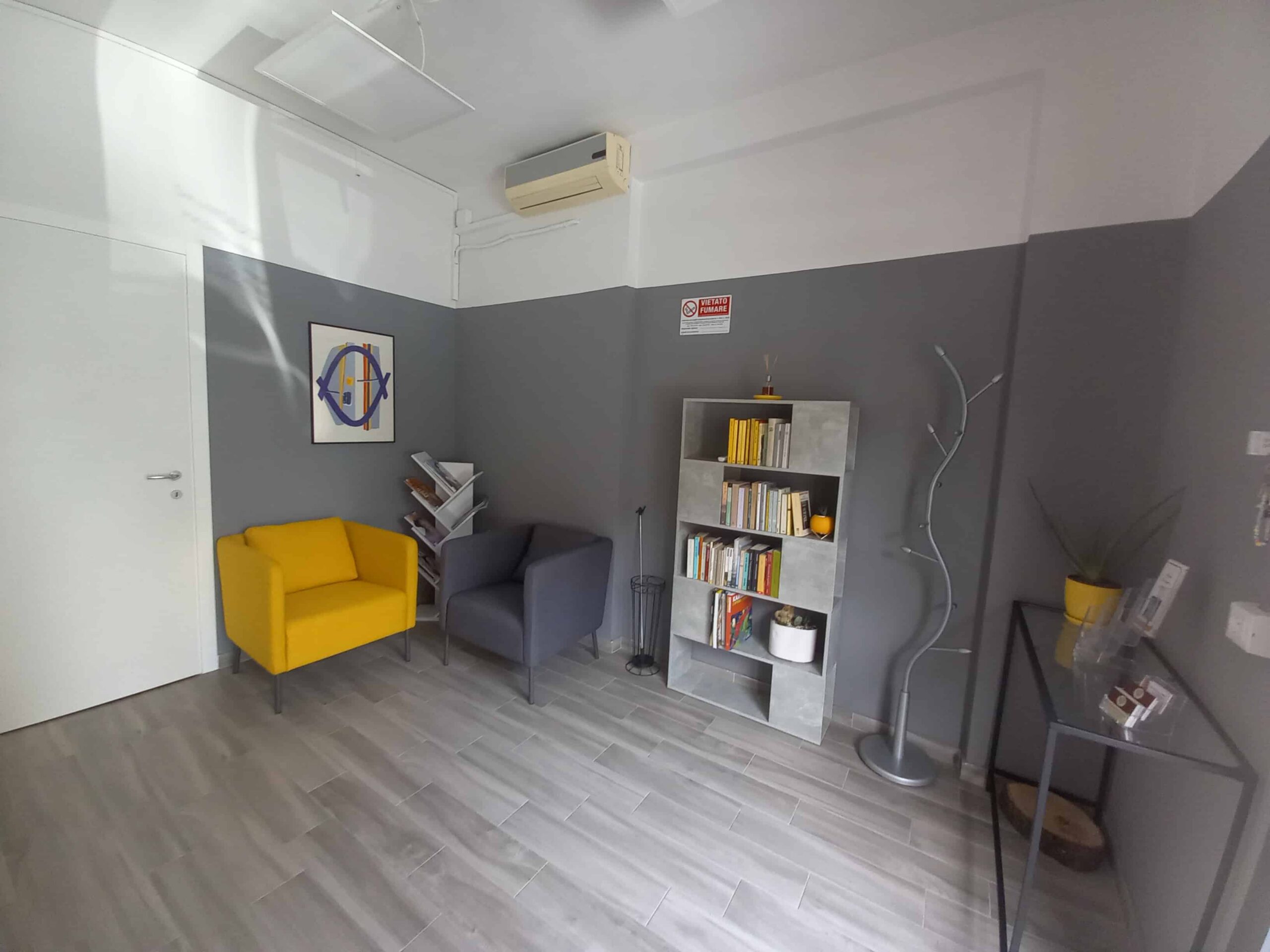 Sala d_attesa via S. Faustino