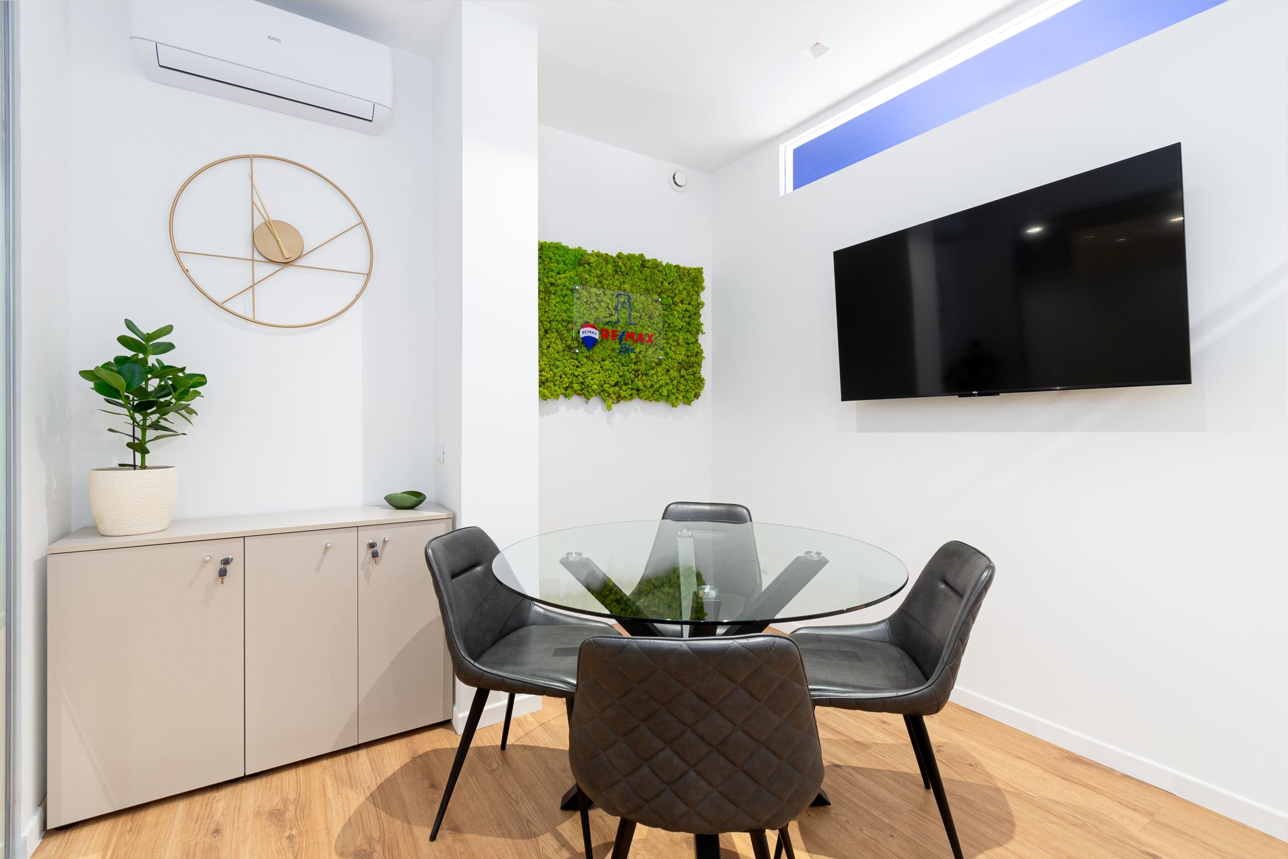 img-remax-monterotondo7-scaled.jpg