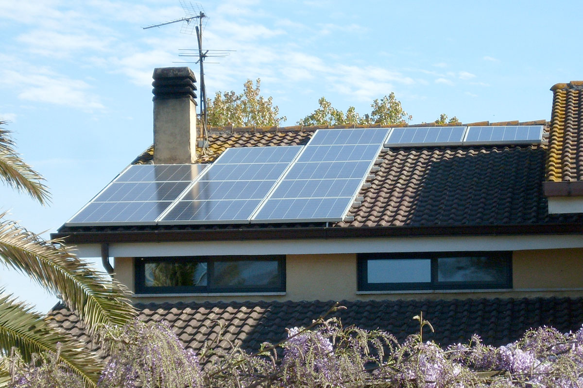 revApr.2011_294-Kwp_Schuco-210-W_S.Felice-Circeo_01.jpg