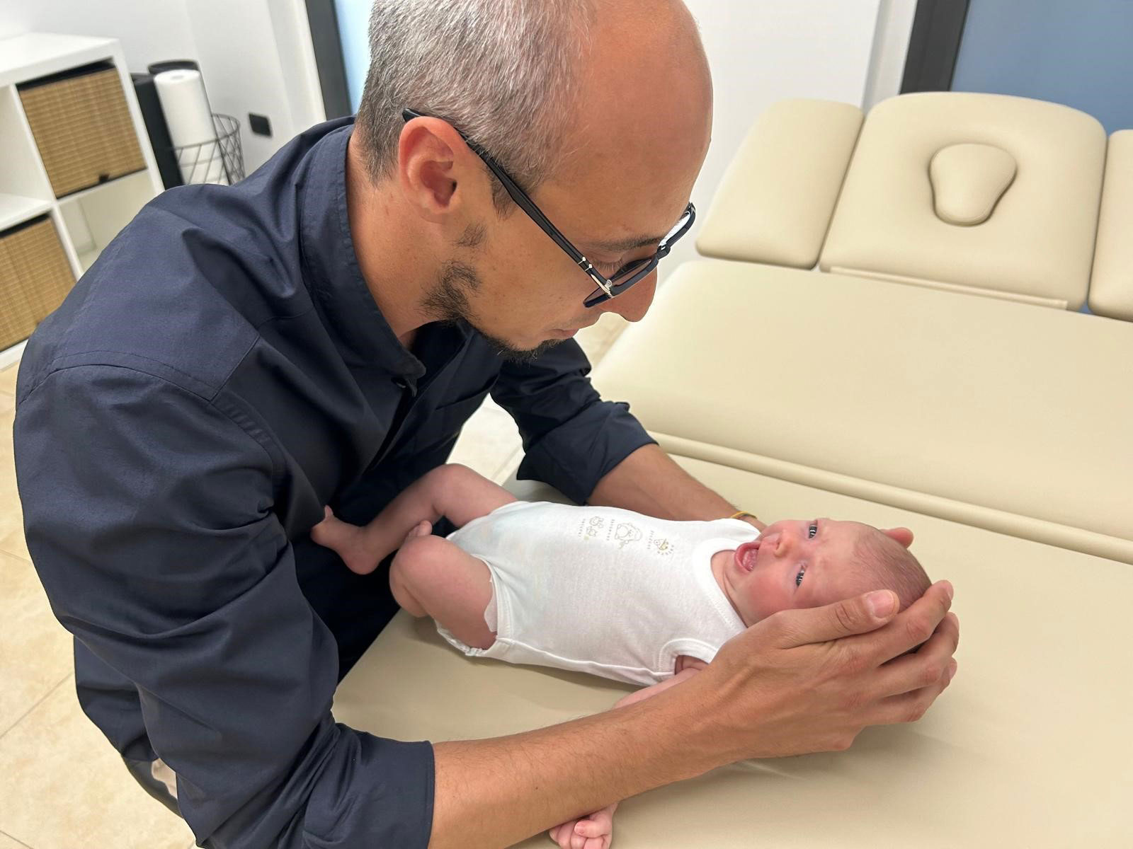 trattamento-fisioterapico-neonato-studio-frigerio.jpg